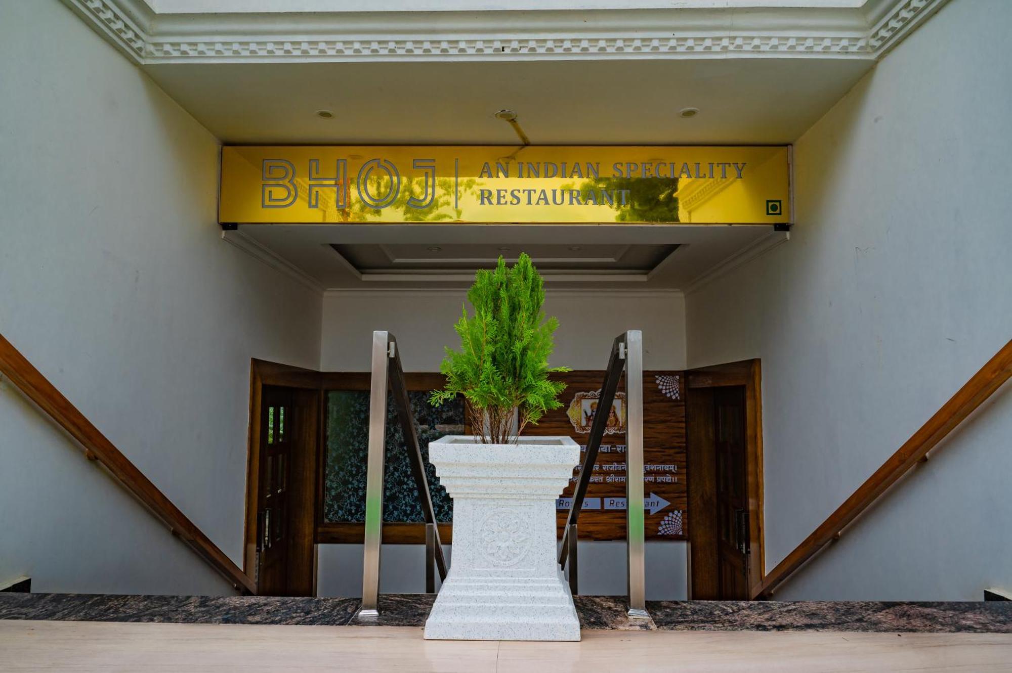 Отель Amritara Ramila Kutir Ayodhya Экстерьер фото